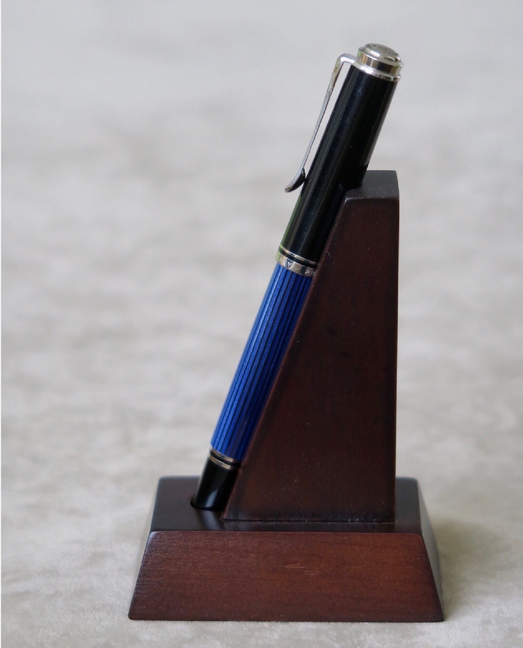 Wooden Pen Stand Brown