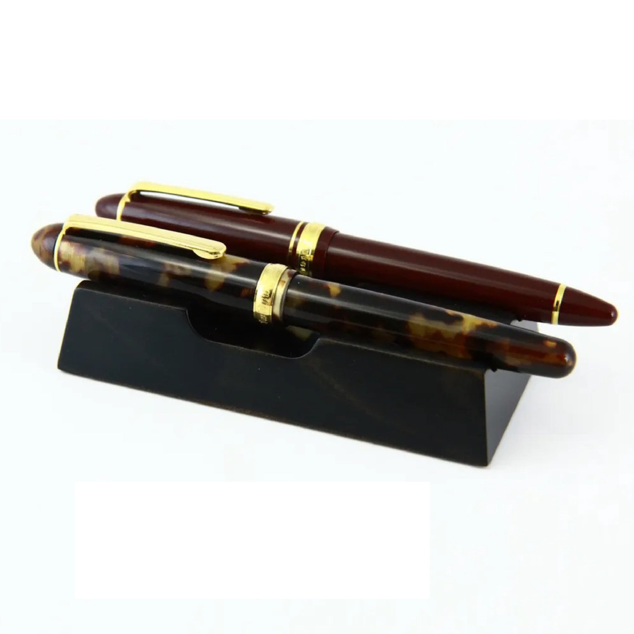 Wooden 2 Pen Rest Black