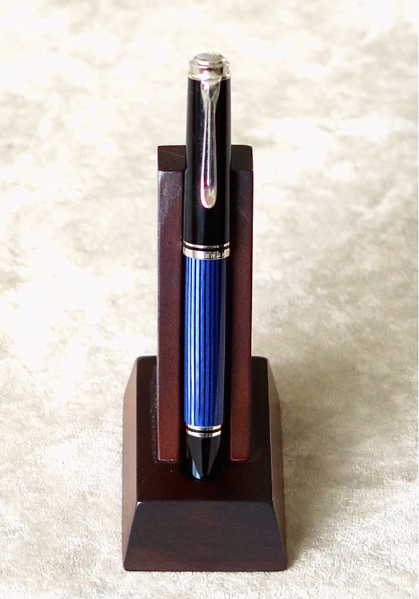 Wooden Pen Stand Brown