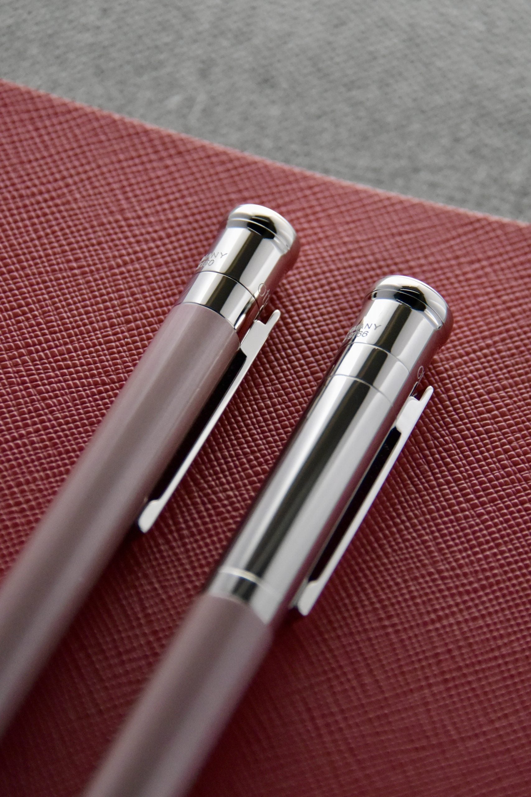 design04 Pearl Pink Rollerball Pen