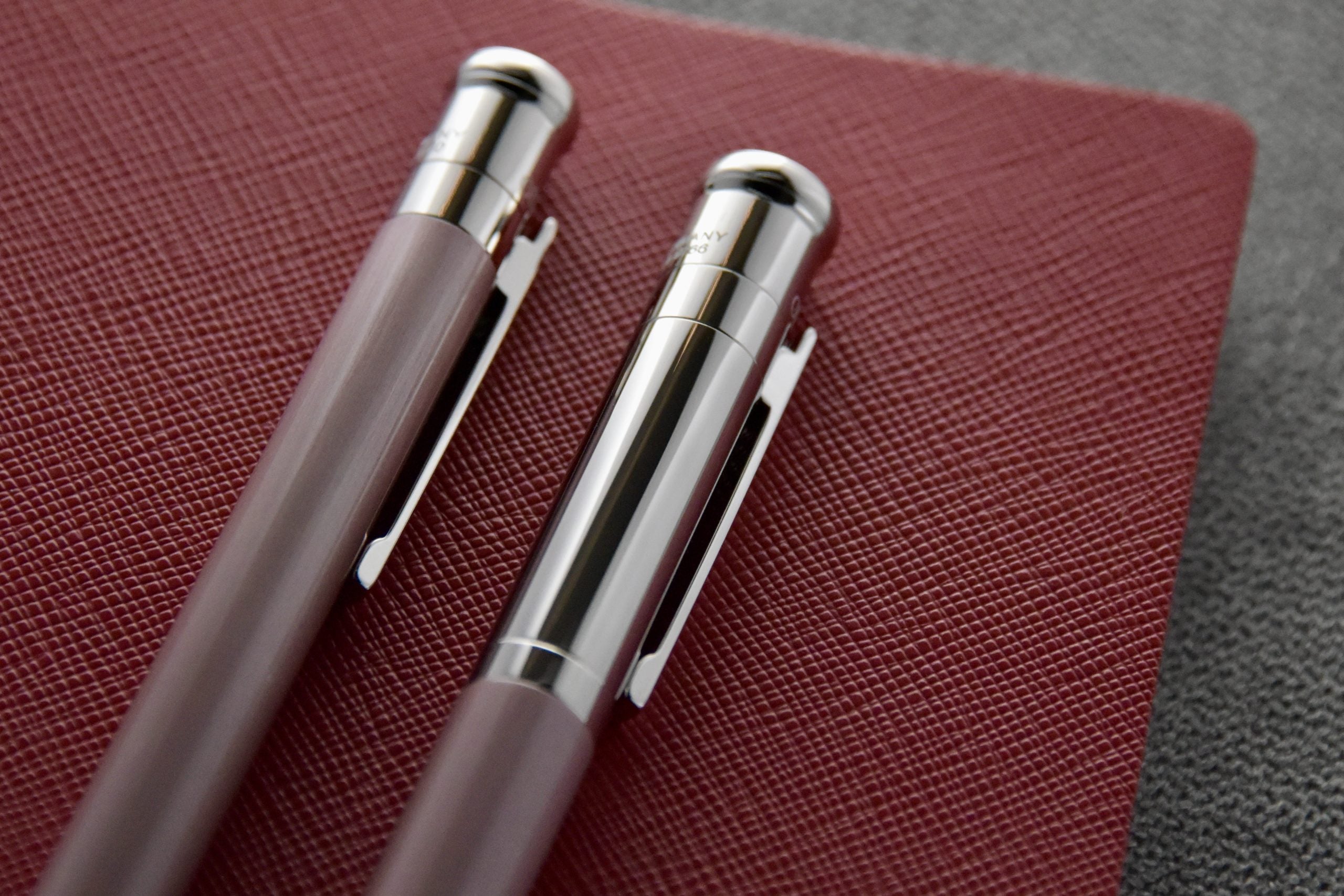 design04 Pearl Pink Rollerball Pen