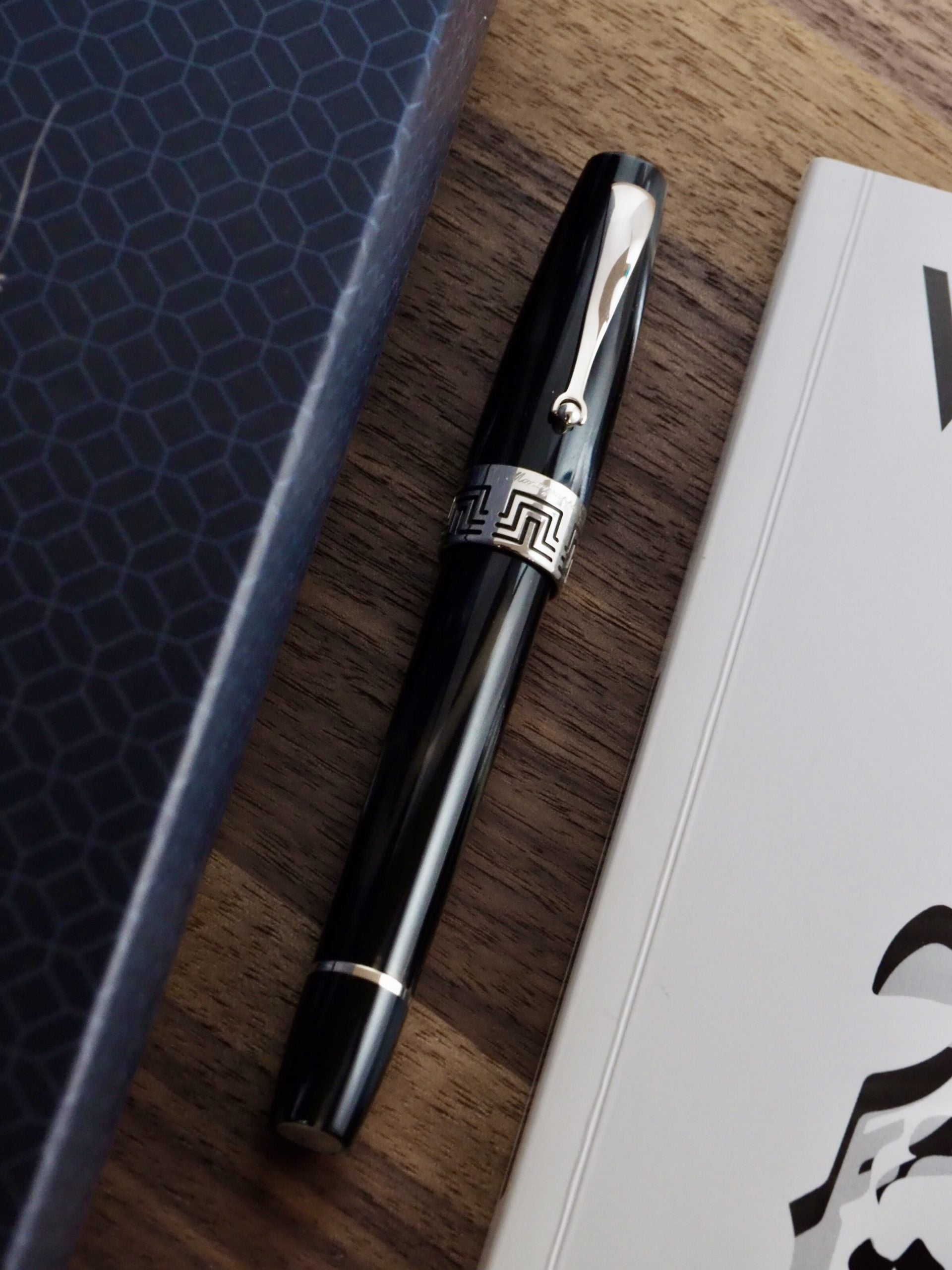 MONTEGRAPPA Extra 1930 Black & White Fountain Pen