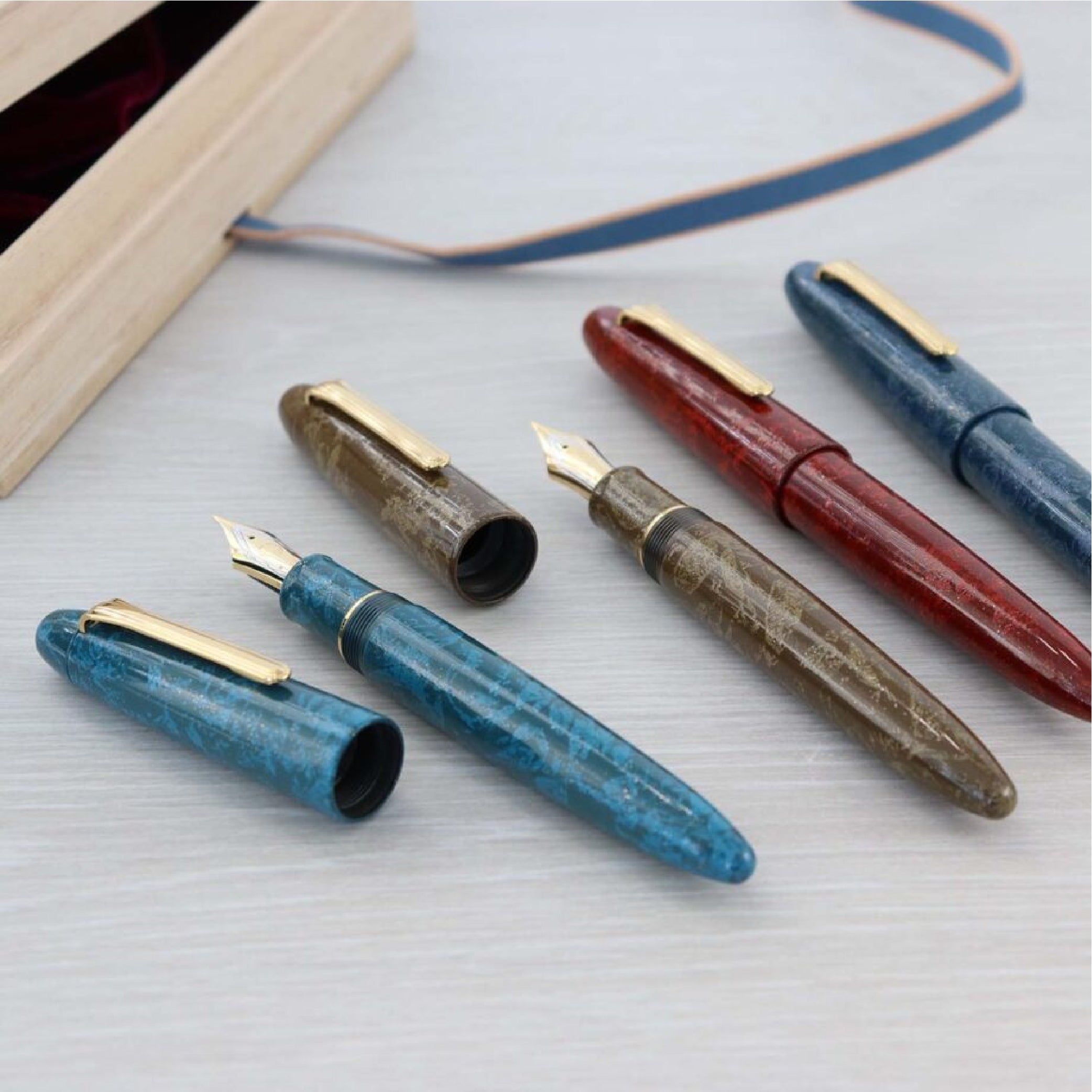 King of Pen 'Iro-Miyabi' II Kon-Ruri Fountain Pen