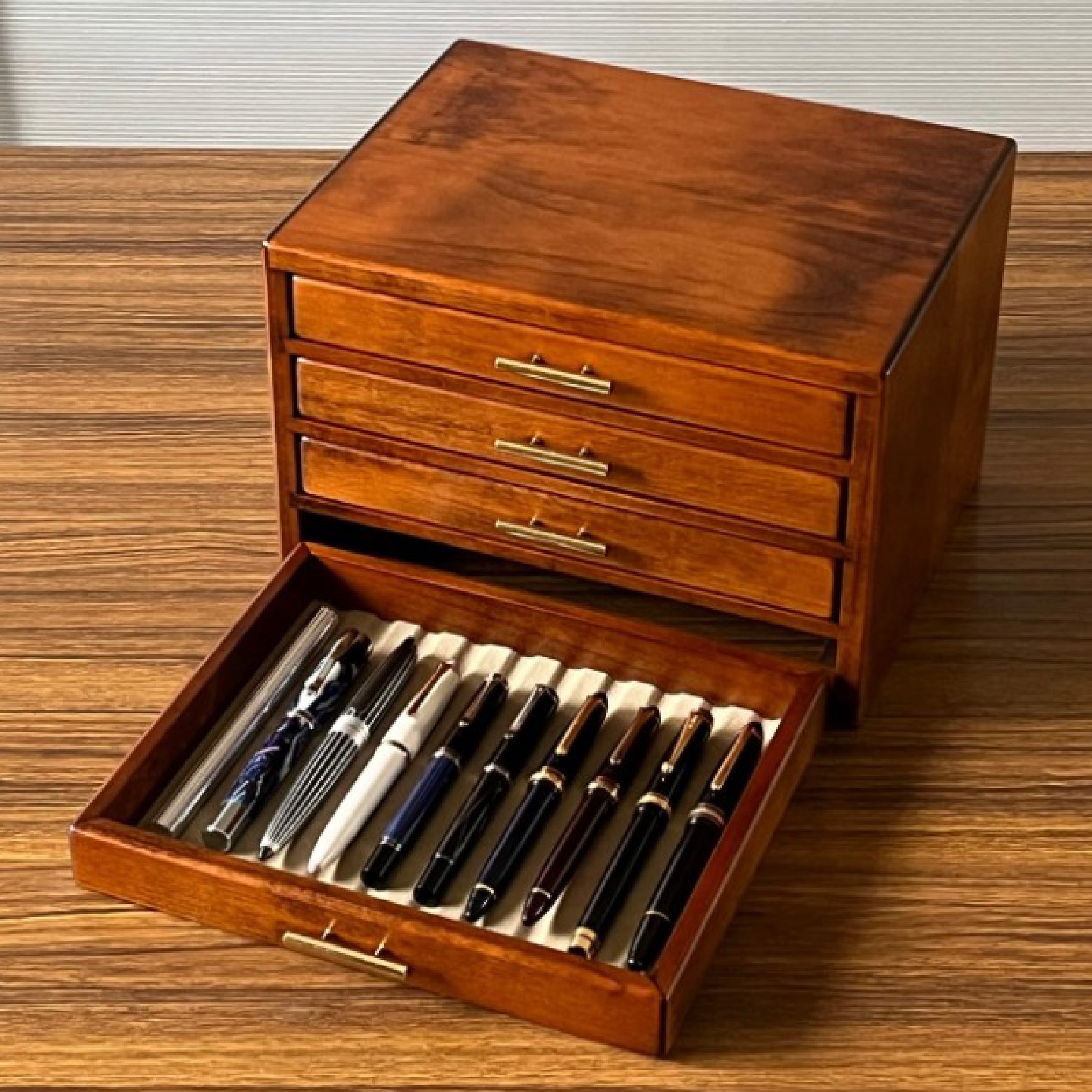 Wooden 40 Fountain Pen Lidless Box Brown