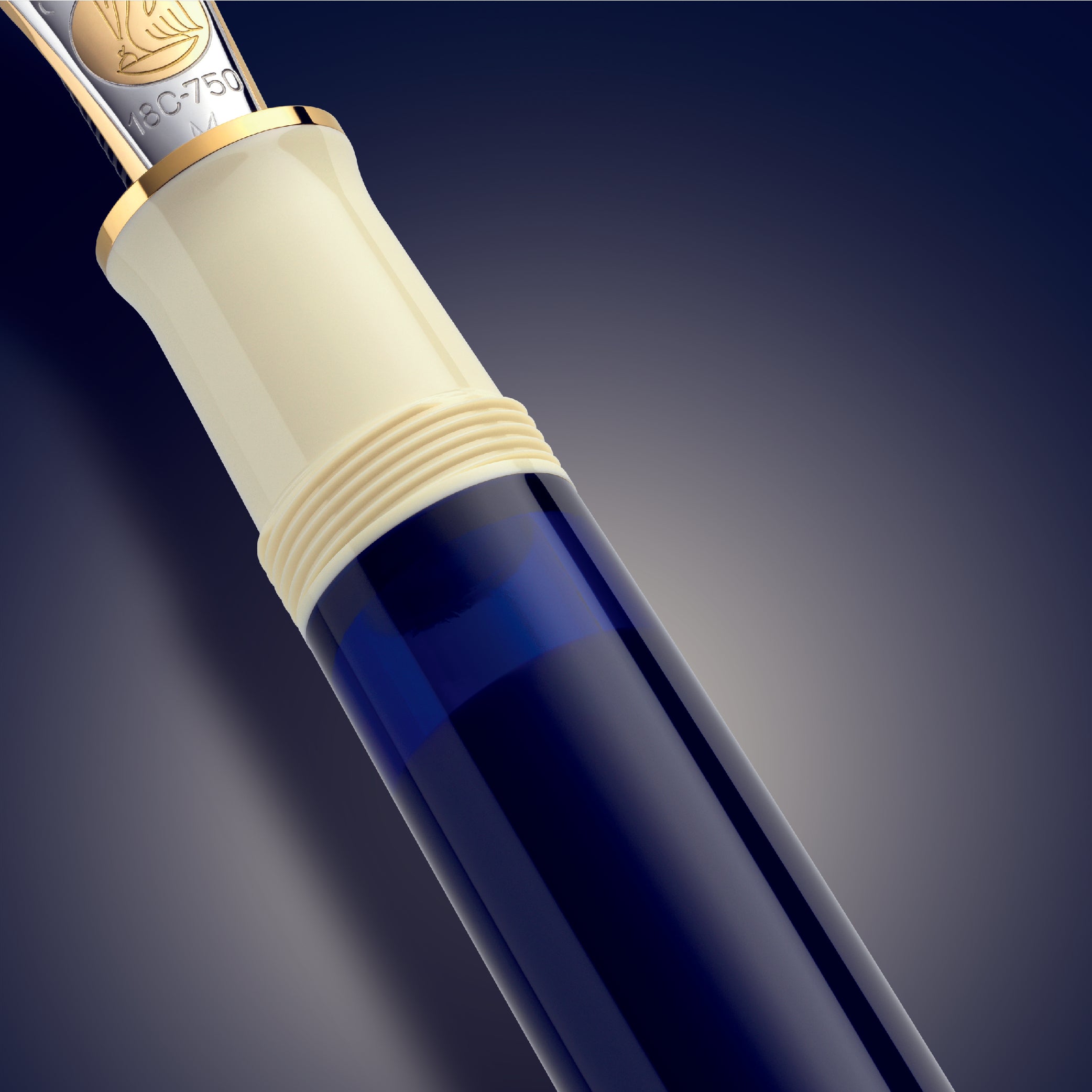 Souverän M800 Cream Blue Special Edition Fountain Pen