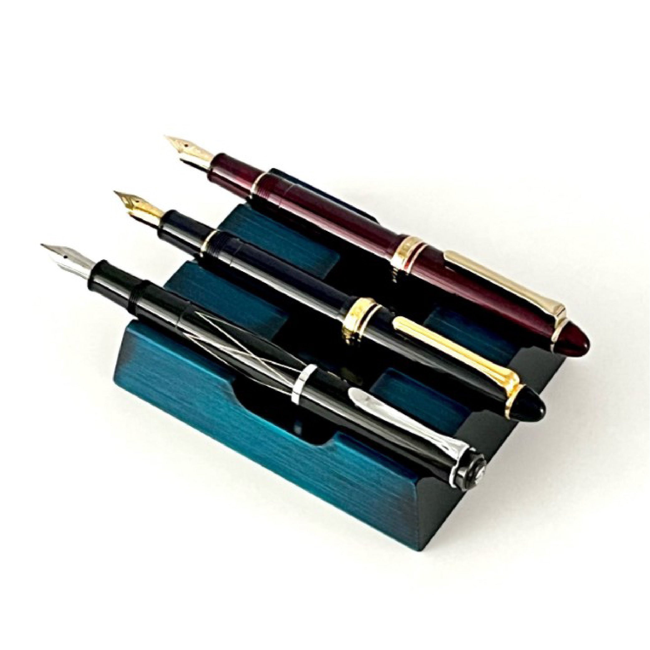 Wooden 3 Pen Rest Blue