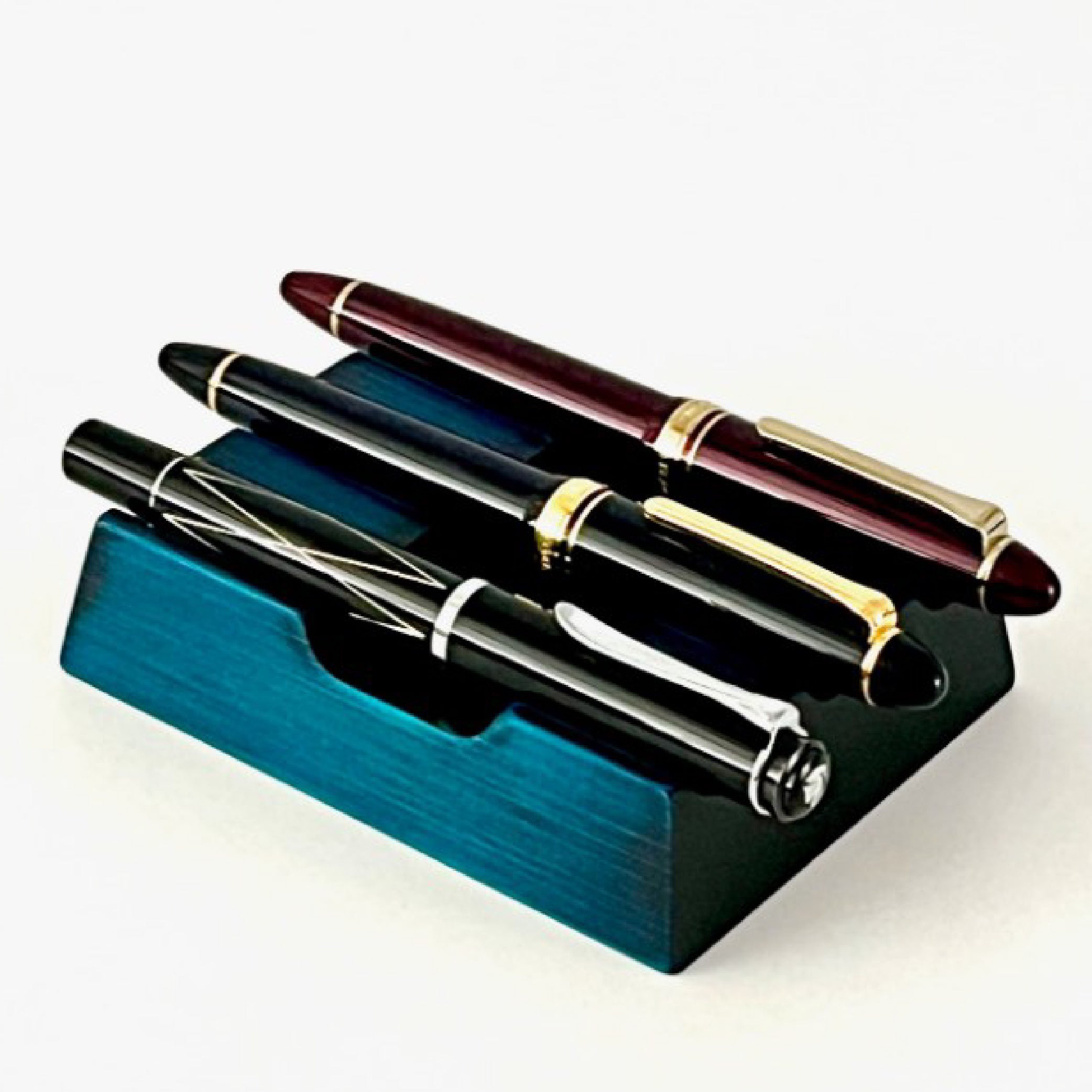 Wooden 3 Pen Rest Blue