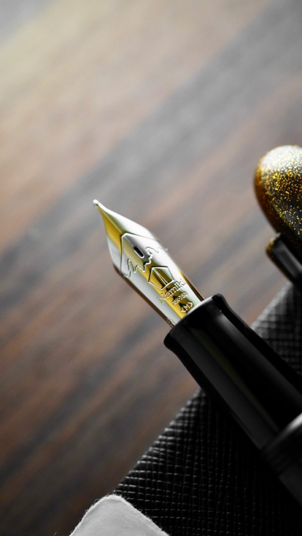 Yukari Royale Parrot with Peaches Fountain Pen