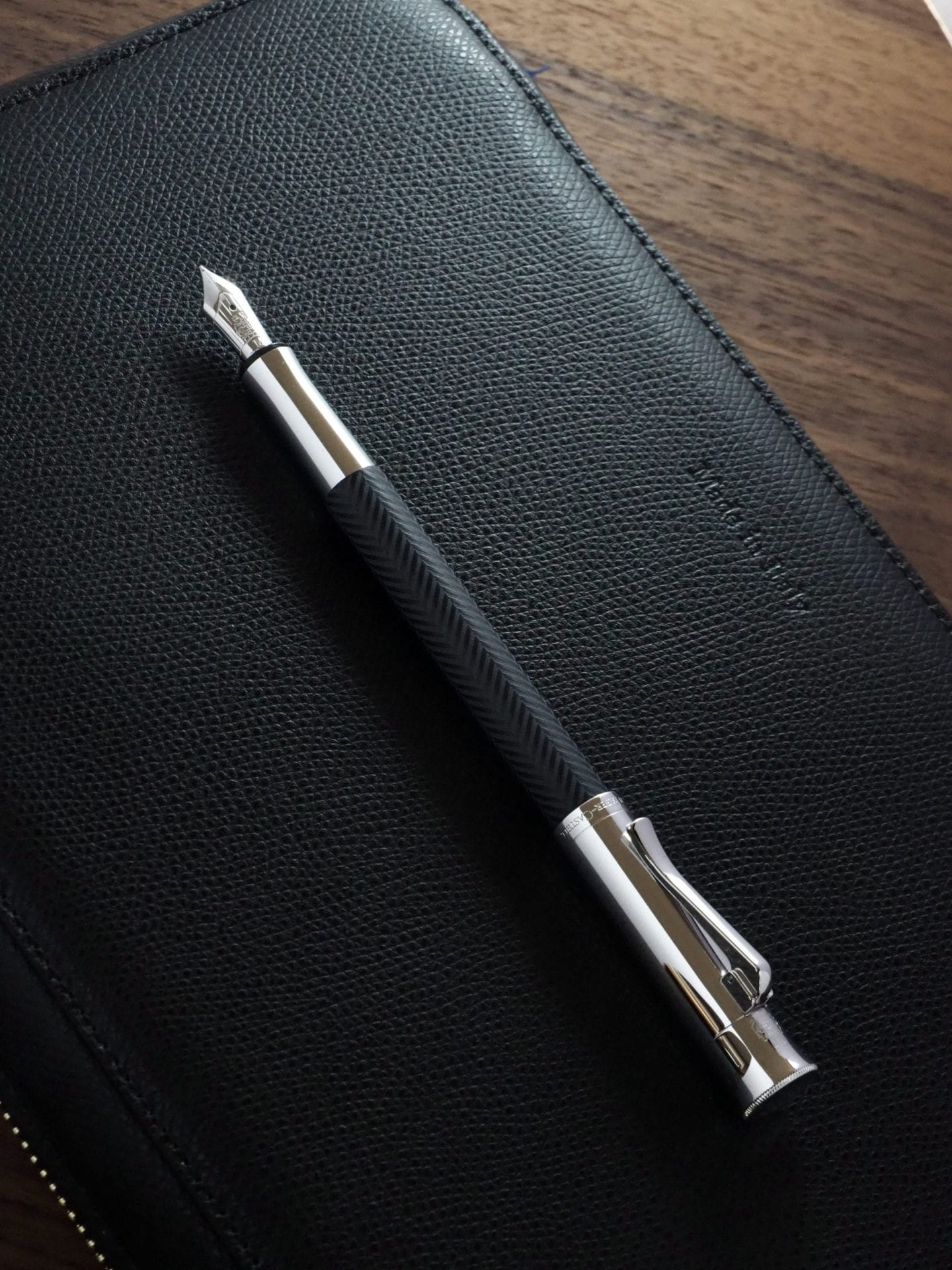Guilloche Ciselé Anthracite Fountain Pen