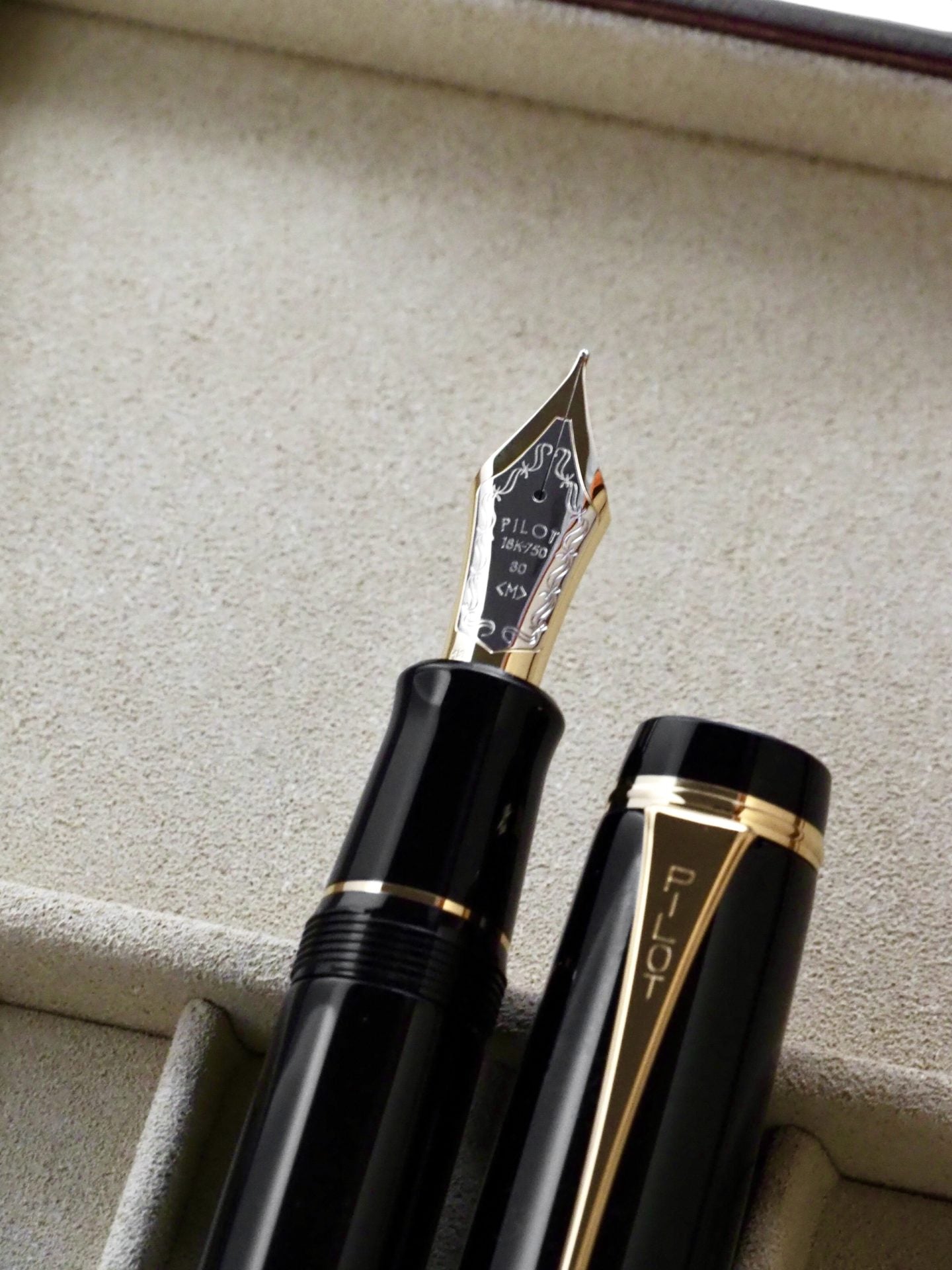 Custom Urushi Black Special Edition Fountain Pen