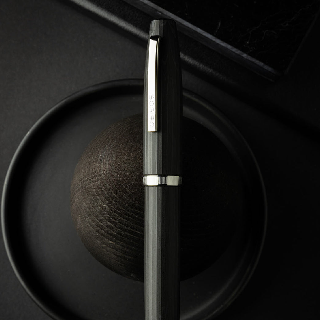SCRIBO_Flow Dimensione Limited Edition Fountain Pen_Lifestyle Full Picture 1