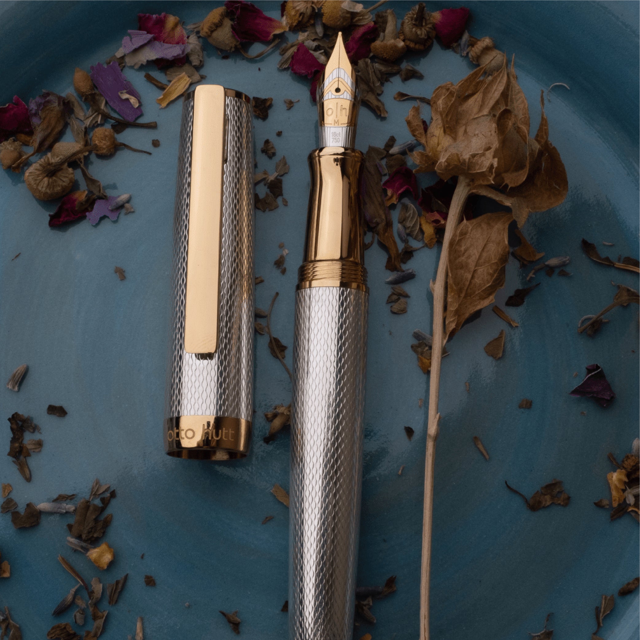 design07 Corn Guilloche Gold Fountain Pen