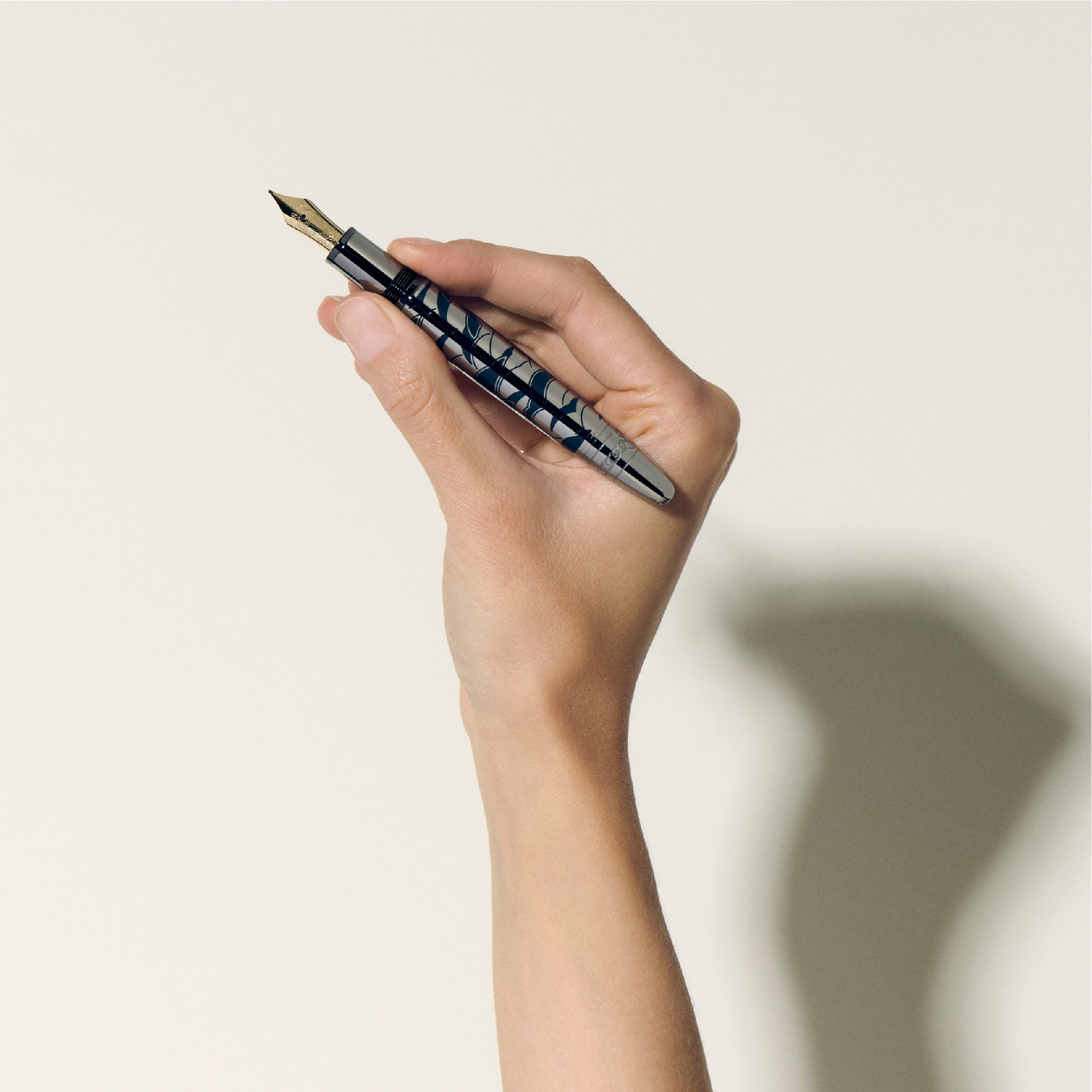 Meisterstück Around the World in 80 Days Grey Solitaire LeGrand Fountain Pen