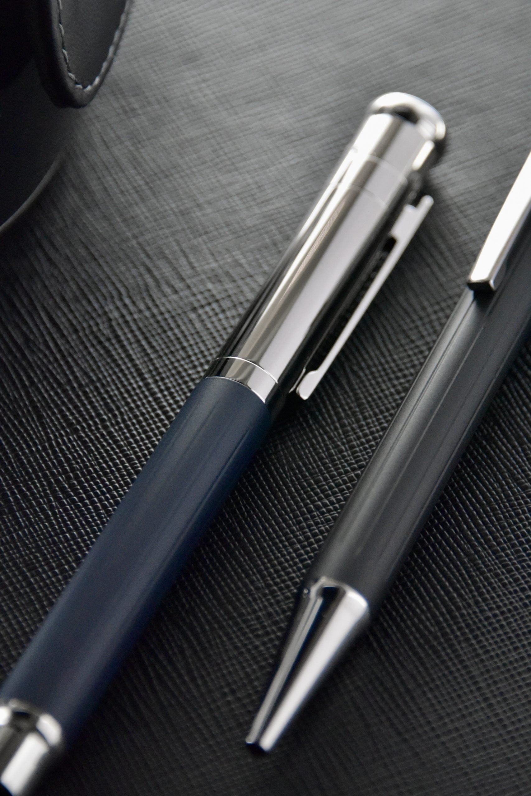 design04 pinstripe black matt 18kt gold nib Fountain Pen