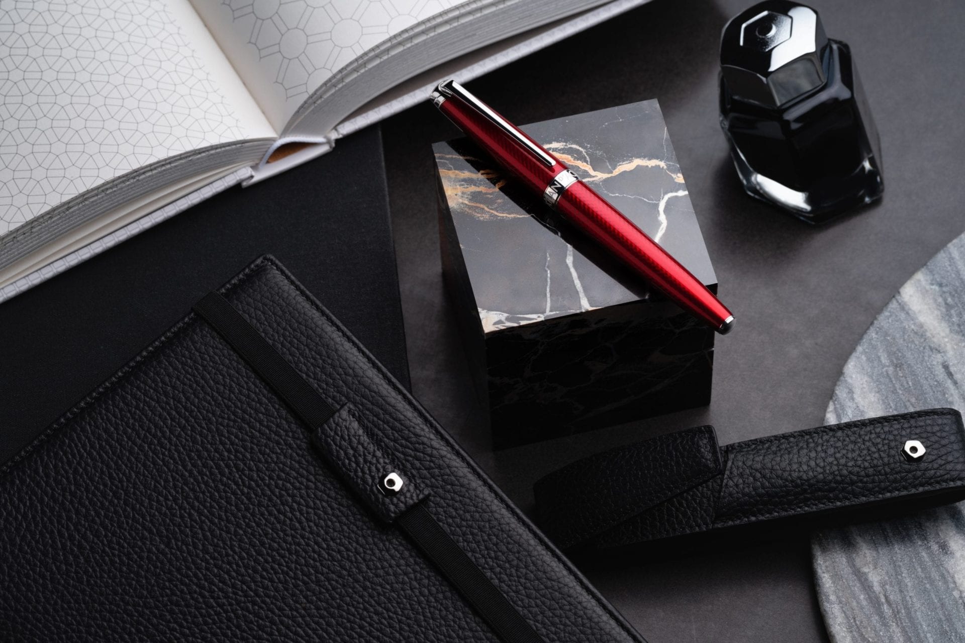 CARAN D'ACHE Leman Rouge Carmin Roller