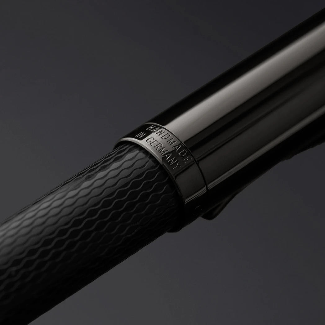 Penna stilografica GRAF VON FABER-CASTELL guilloche Black Edition - larga