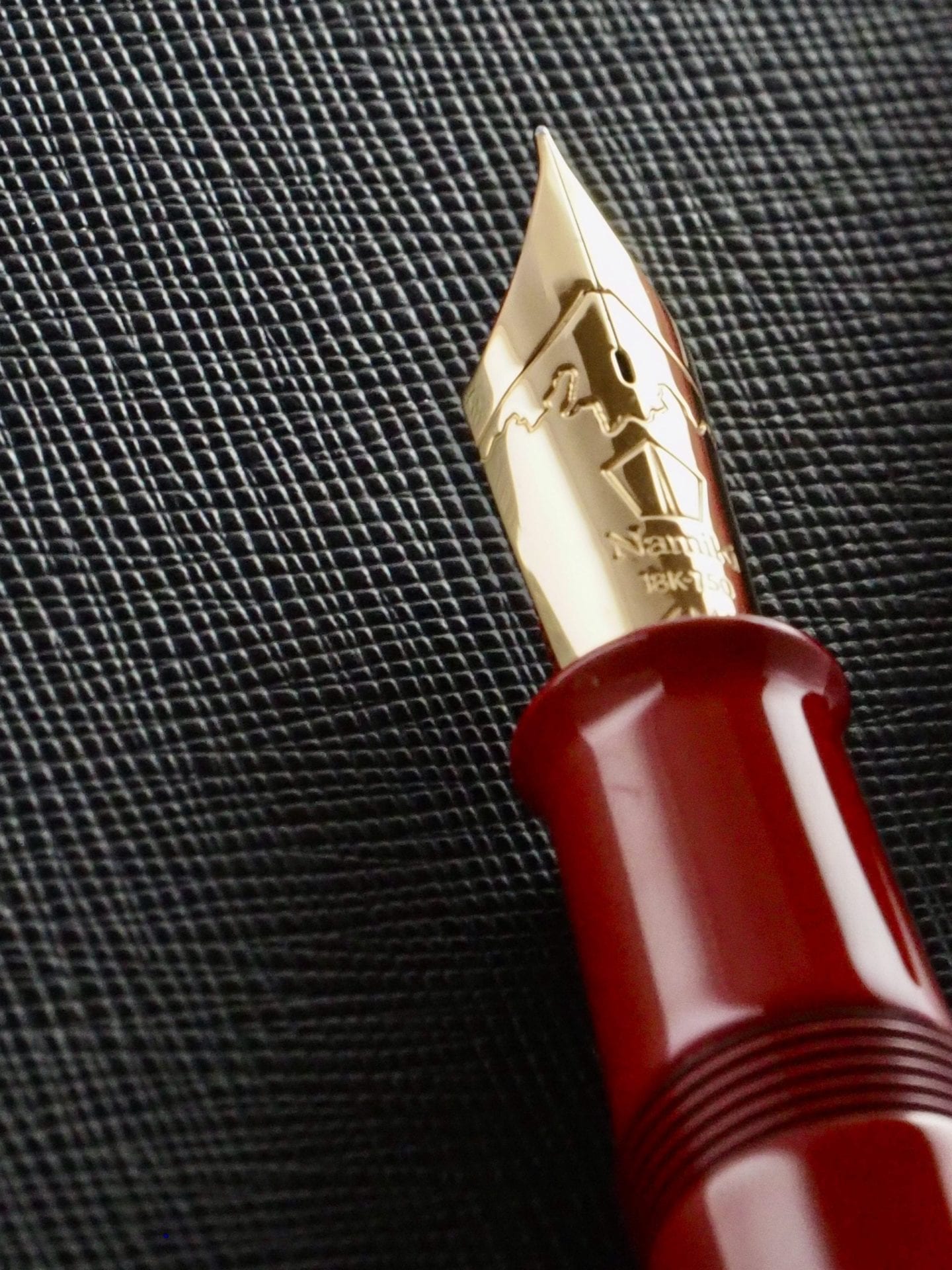 Emperor No. 50 Vermillon Urushi Fountain Pen
