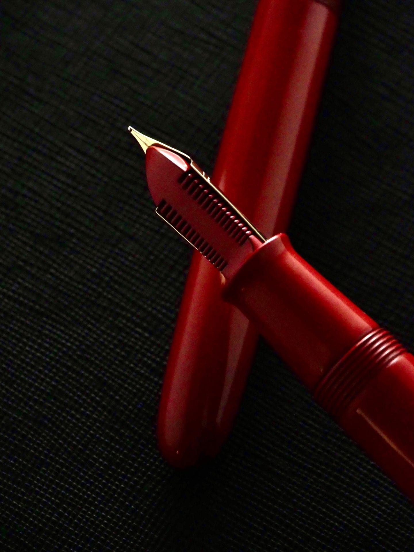 Emperor No. 50 Vermillon Urushi Fountain Pen