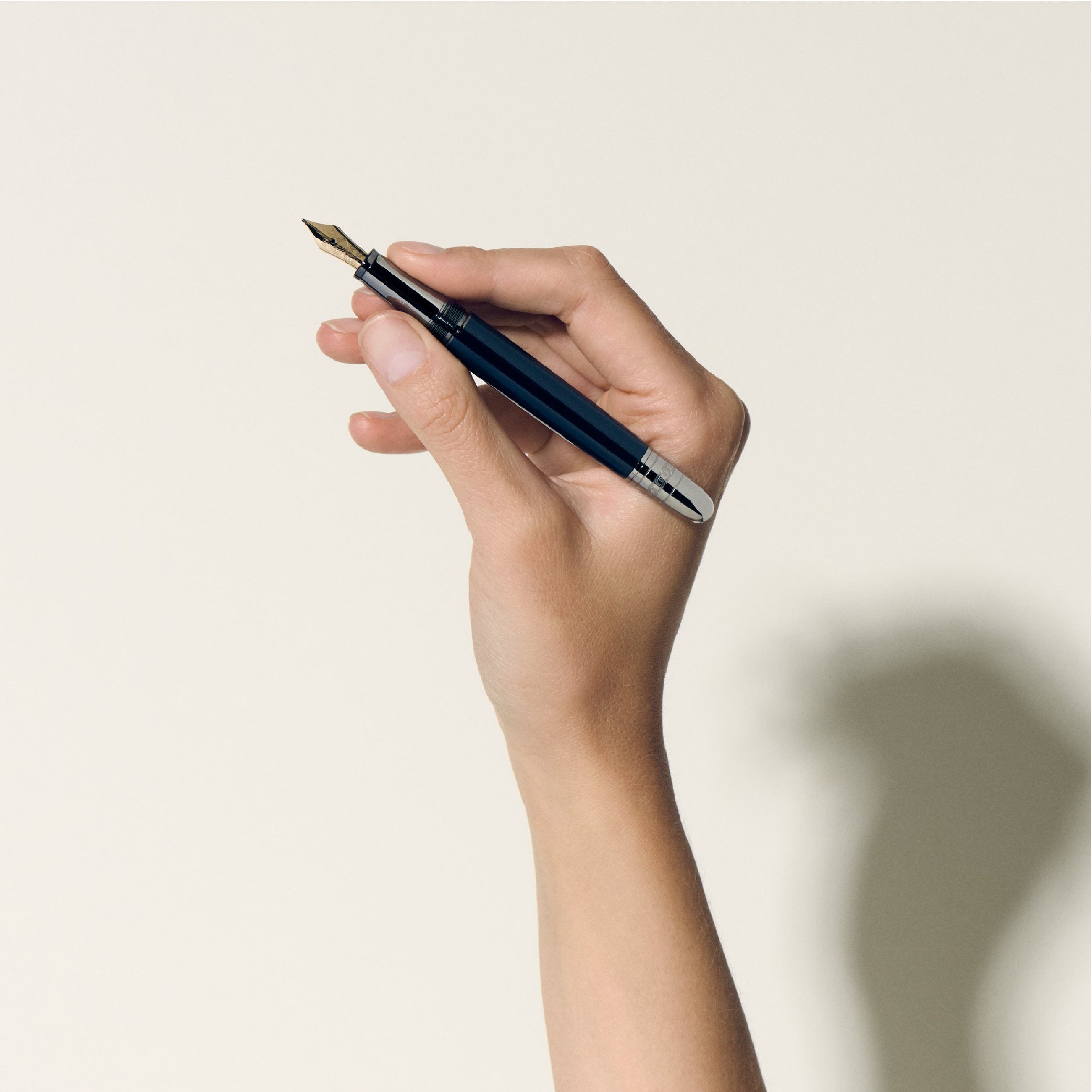 Meisterstück Around the World in 80 Days Doué Blue Classique Fountain Pen